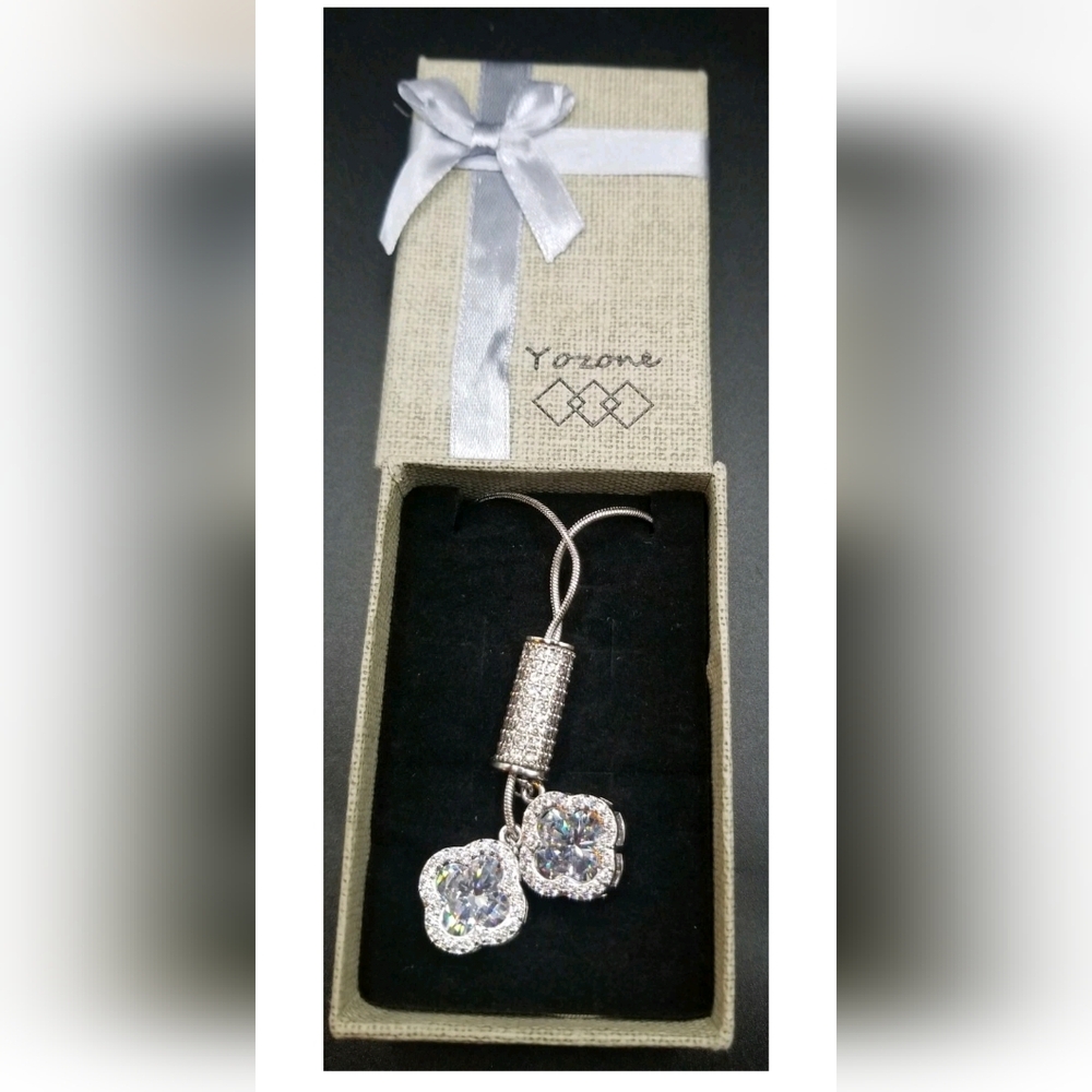 Yozone Women's Four-Leaf Clover Crystal  Pendant Necklace Silver Tone - Picture 2 of 8